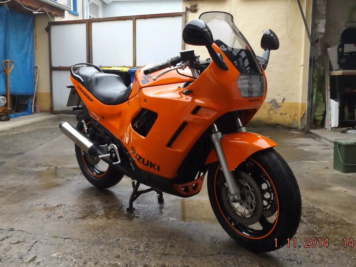 Suzuki GSX 600 GN 72 B Orange - 1