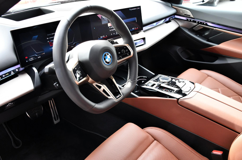 BMW 550 5-serie 550e xDrive — photo 4