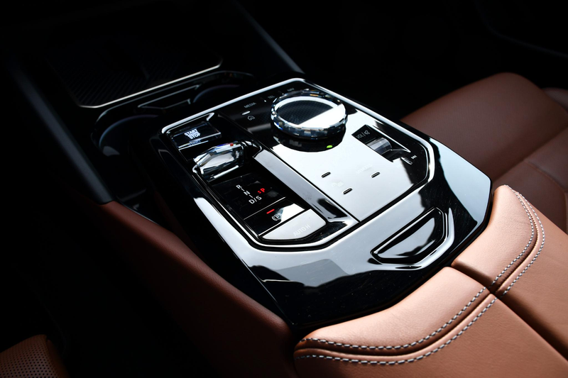 BMW 550 5-serie 550e xDrive — photo 21