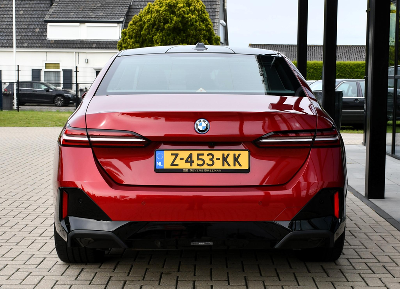 BMW 550 5-serie 550e xDrive — photo 11