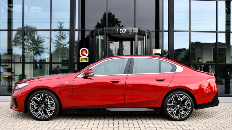 BMW 550 5-serie 550e xDrive — photo 2