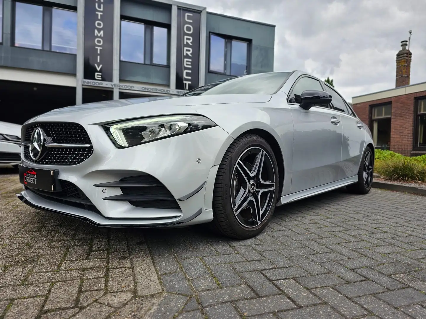 Mercedes-Benz A 180 AMG |A45 uitgevoerd|A35|Lage km stand! Gris - 1