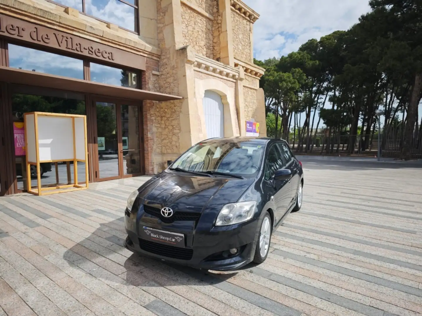 Toyota Auris Berlina Manual de 5 Puertas Noir - 1