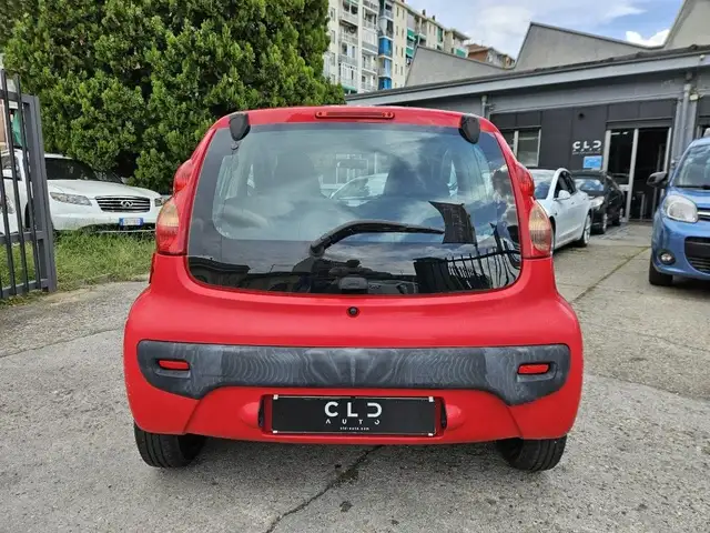 Peugeot 107 view 4