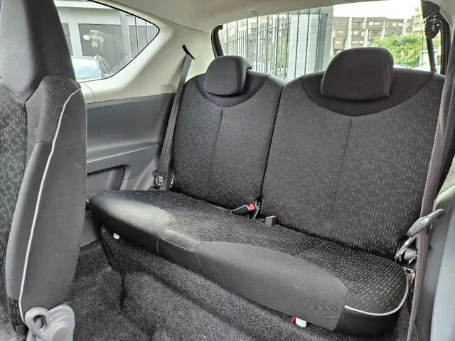 Peugeot 107 view 9