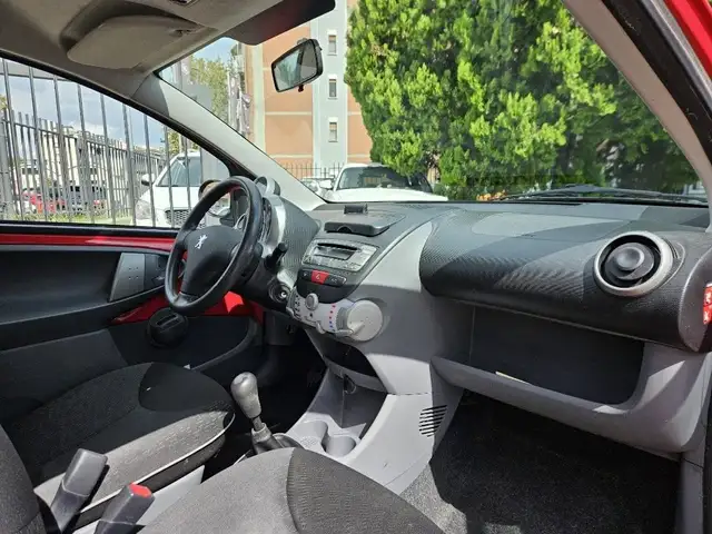 Peugeot 107 view 7