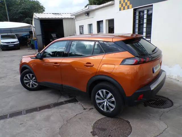 Peugeot 2008 view 4