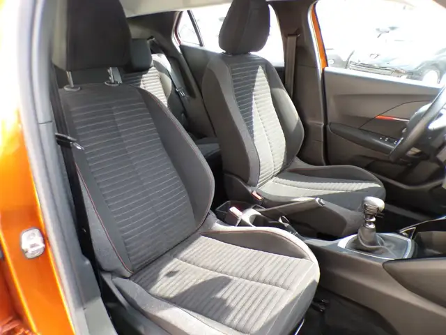 Peugeot 2008 view 11