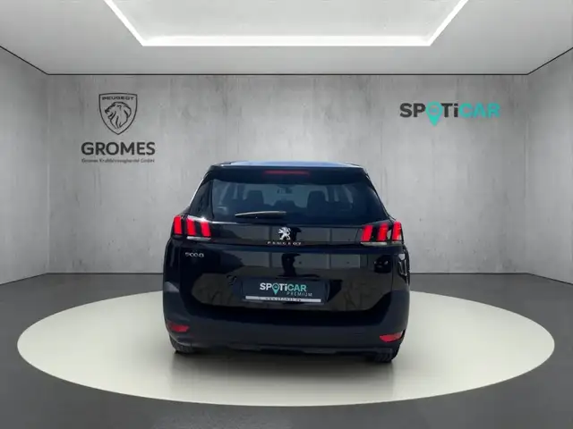 Peugeot 5008 view 4