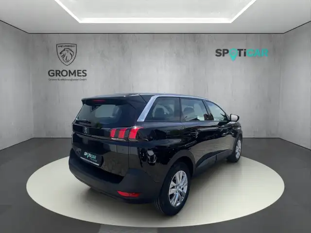 Peugeot 5008 view 3