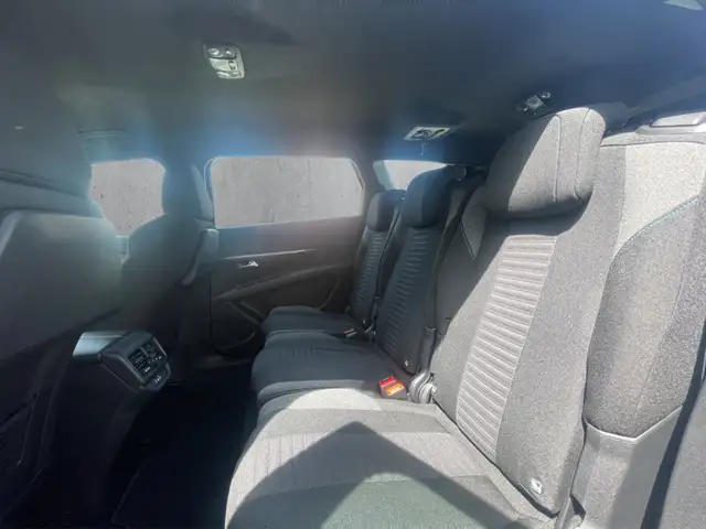 Peugeot 5008 view 8