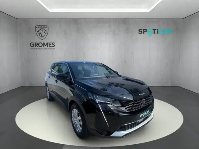 Peugeot 5008 main image