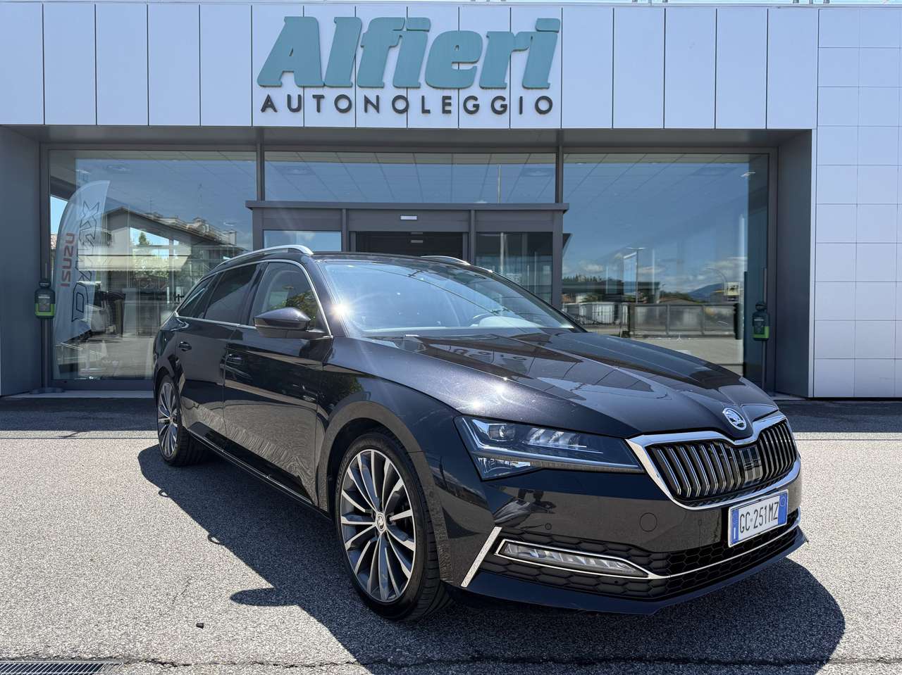Skoda Superb Wagon 2.0tdi E6D Sportline 4x4 200cv dsg Pelle IVA