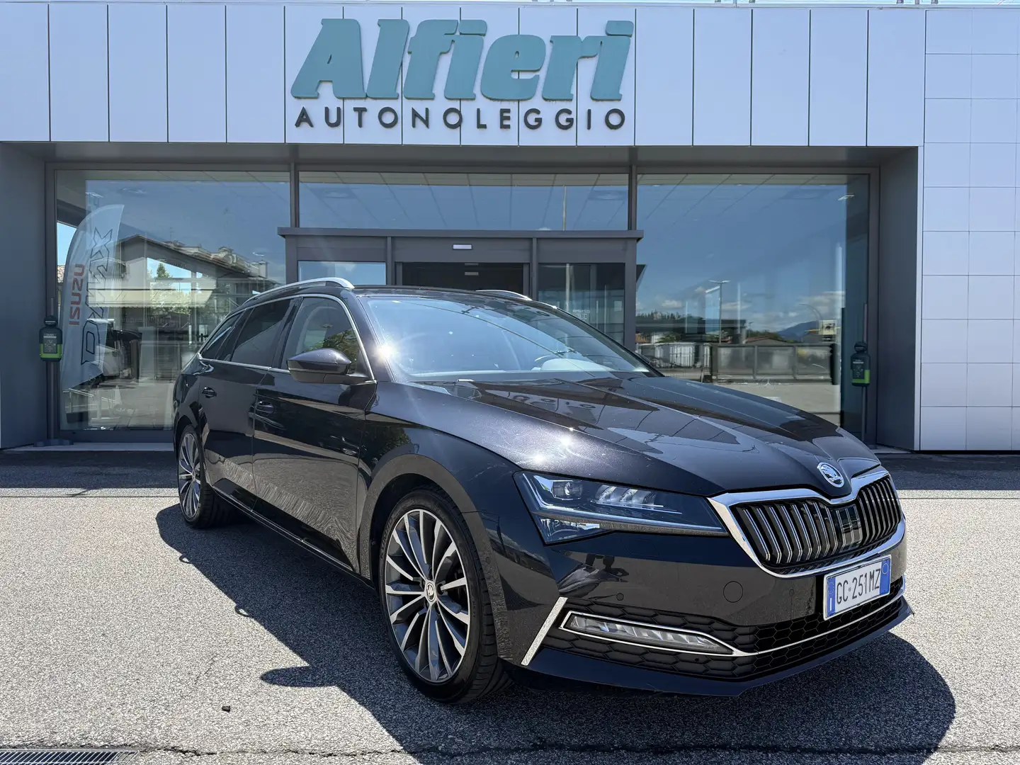 Skoda Superb Wagon 2.0tdi E6D Sportline 4x4 200cv dsg Pelle IVA Nero - 1