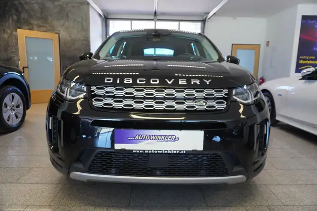 Land Rover Discovery Sport view 2
