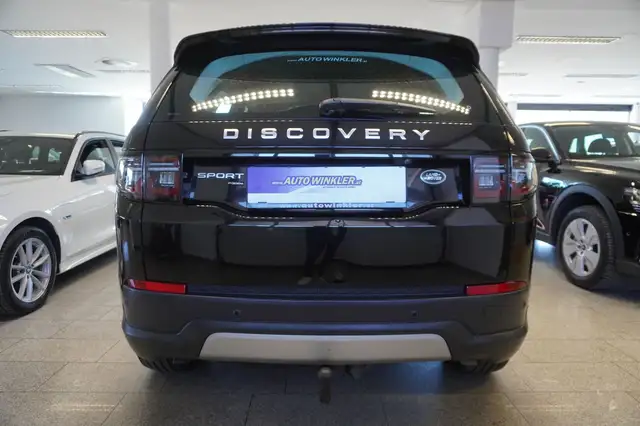 Land Rover Discovery Sport view 6