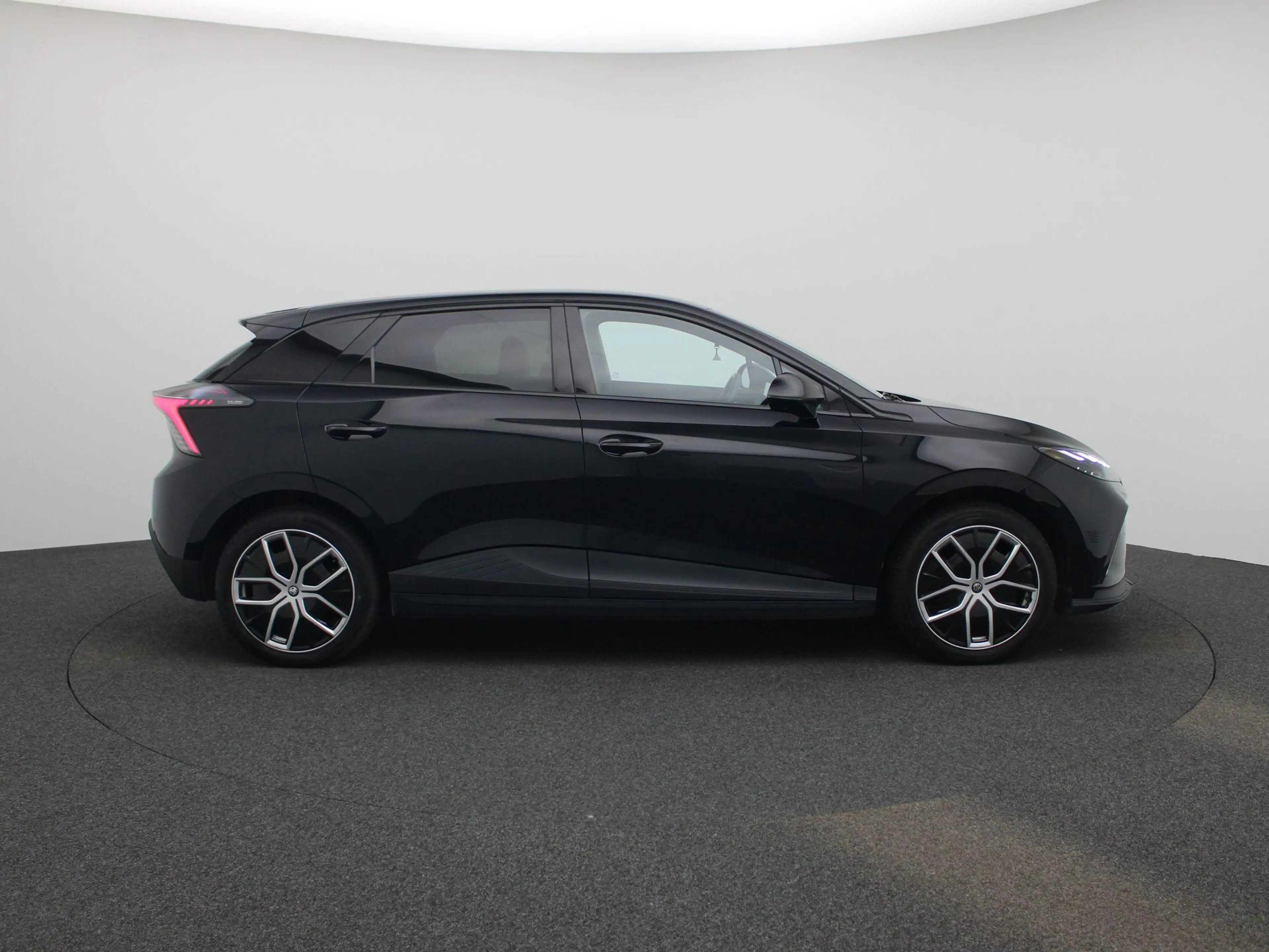 MG MG4 Long Range Luxury 64 kWh | Navi | Led Koplampen | — photo 6