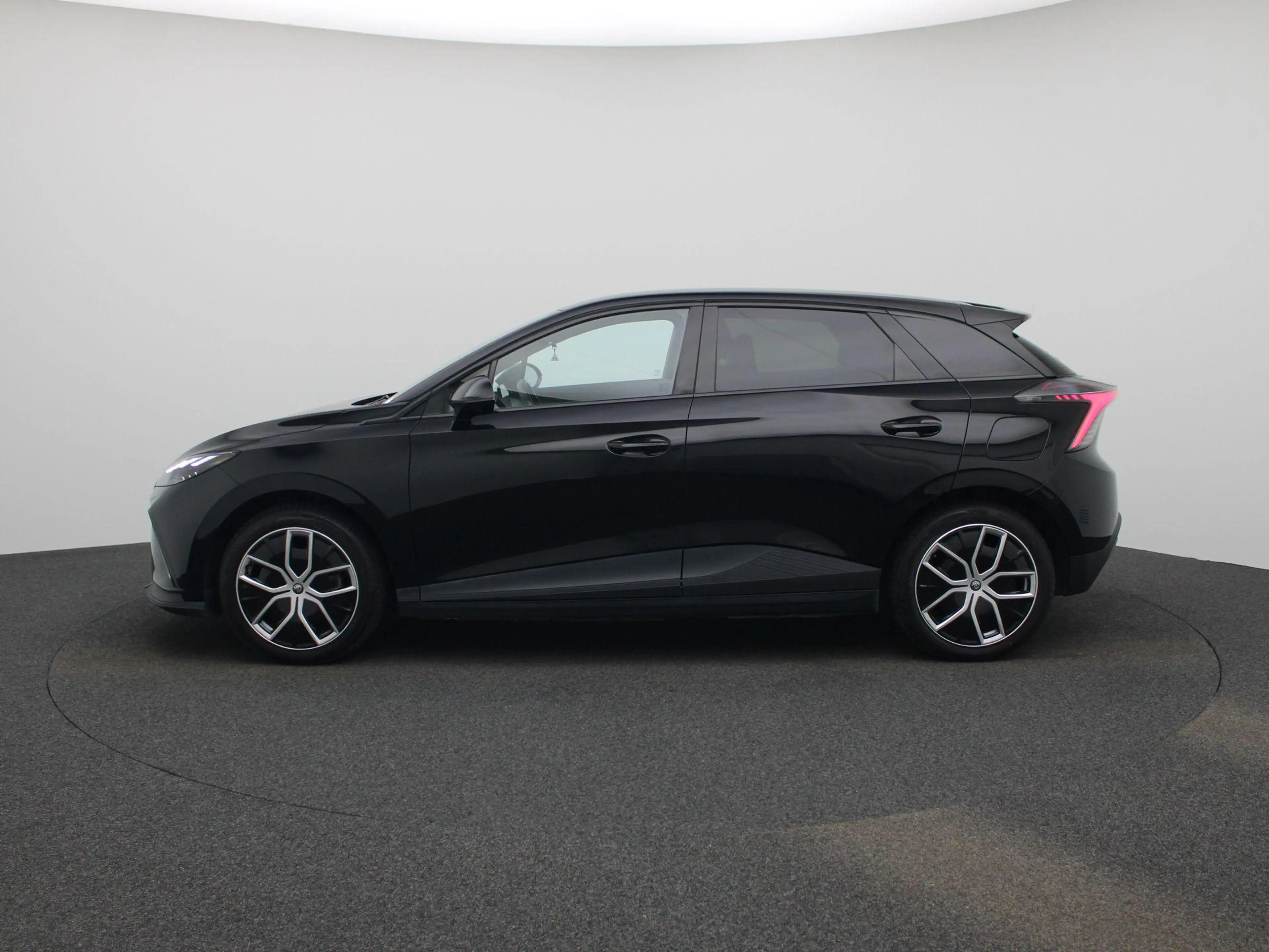 MG MG4 Long Range Luxury 64 kWh | Navi | Led Koplampen | — photo 4