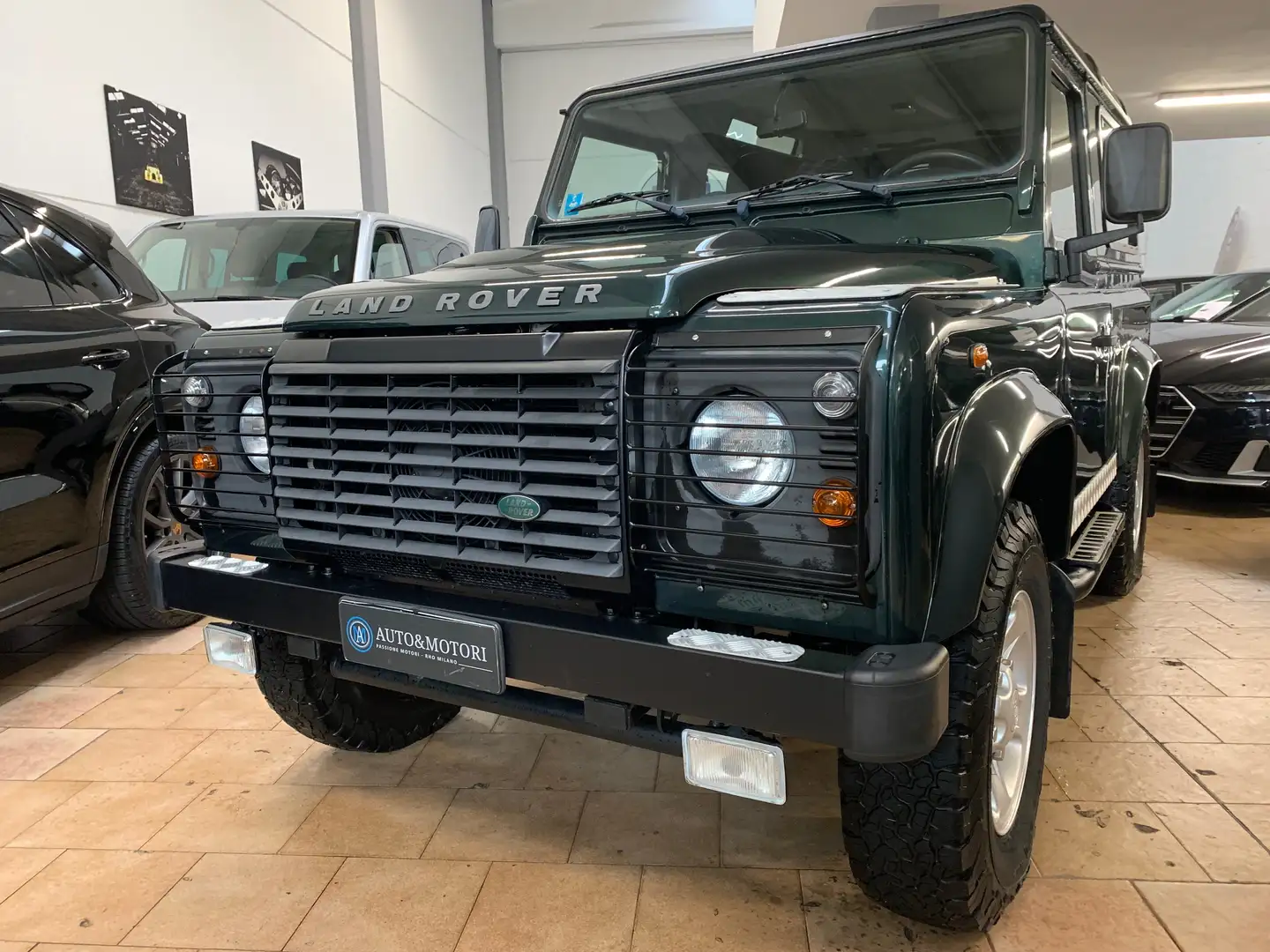 Land Rover Defender Defender 90 2.4 td S SW Зелений - 2