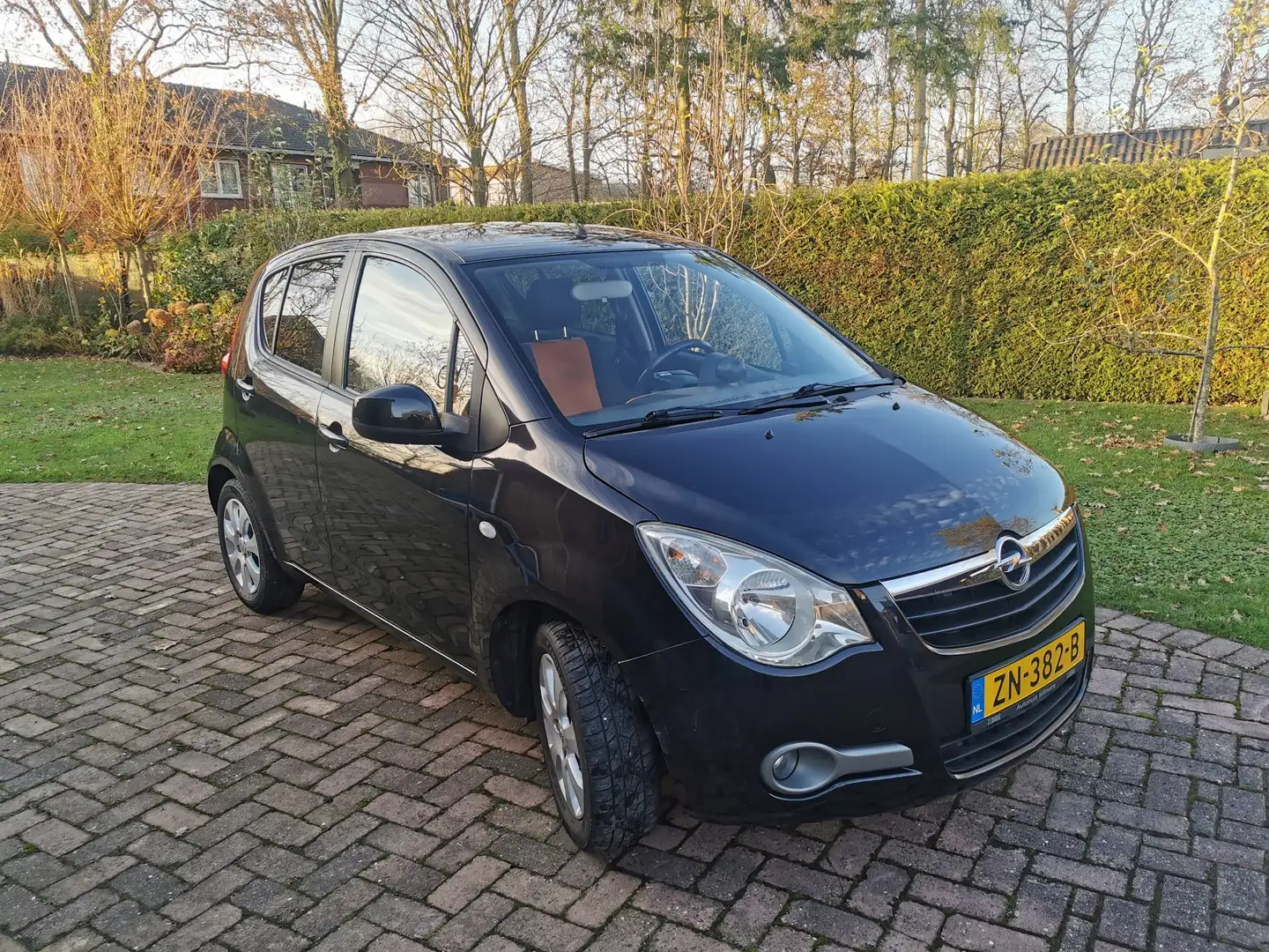 Opel Agila 1.2 Enjoy Fekete - 1