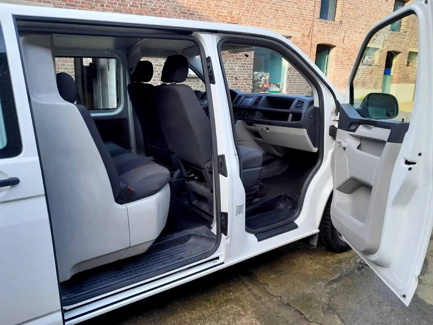 Volkswagen T6 Transporter 2.0 TDi T6   5 zitplaatsen Wit - 2