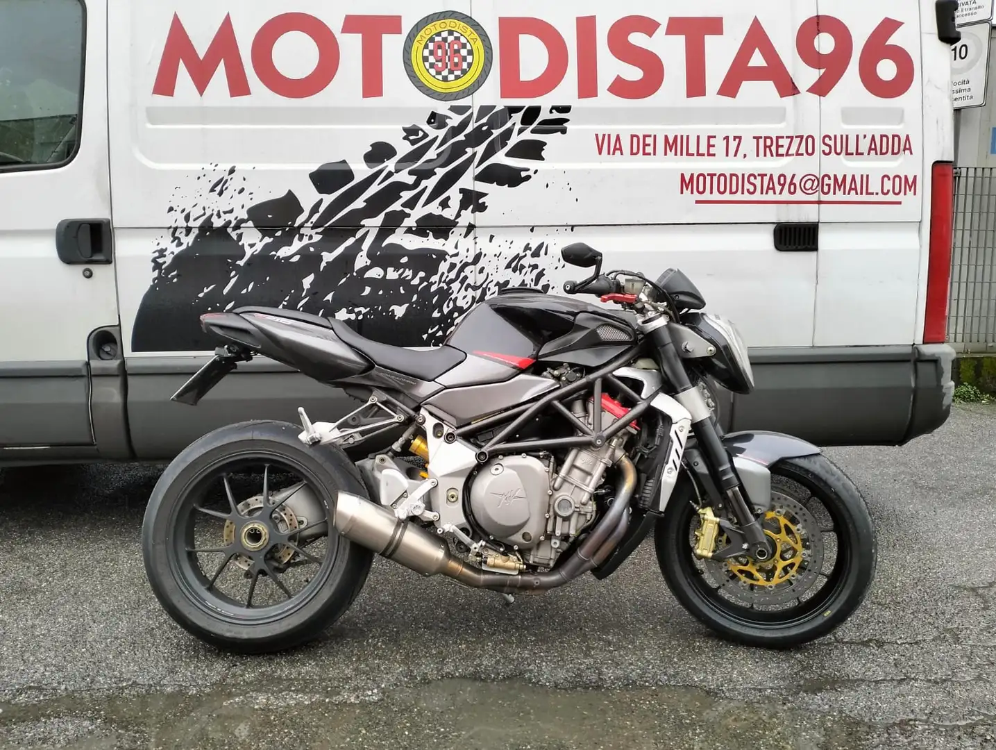 MV Agusta Brutale 910 R Grau - 1