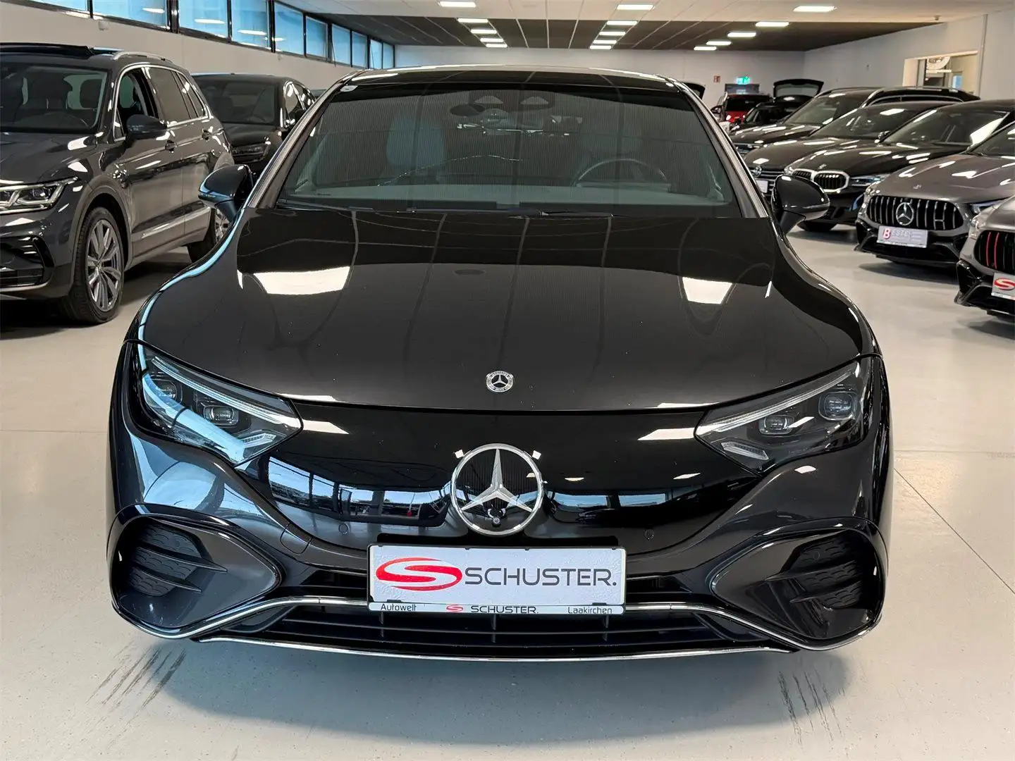 Mercedes-Benz EQE 300 89kWh Grau - 2
