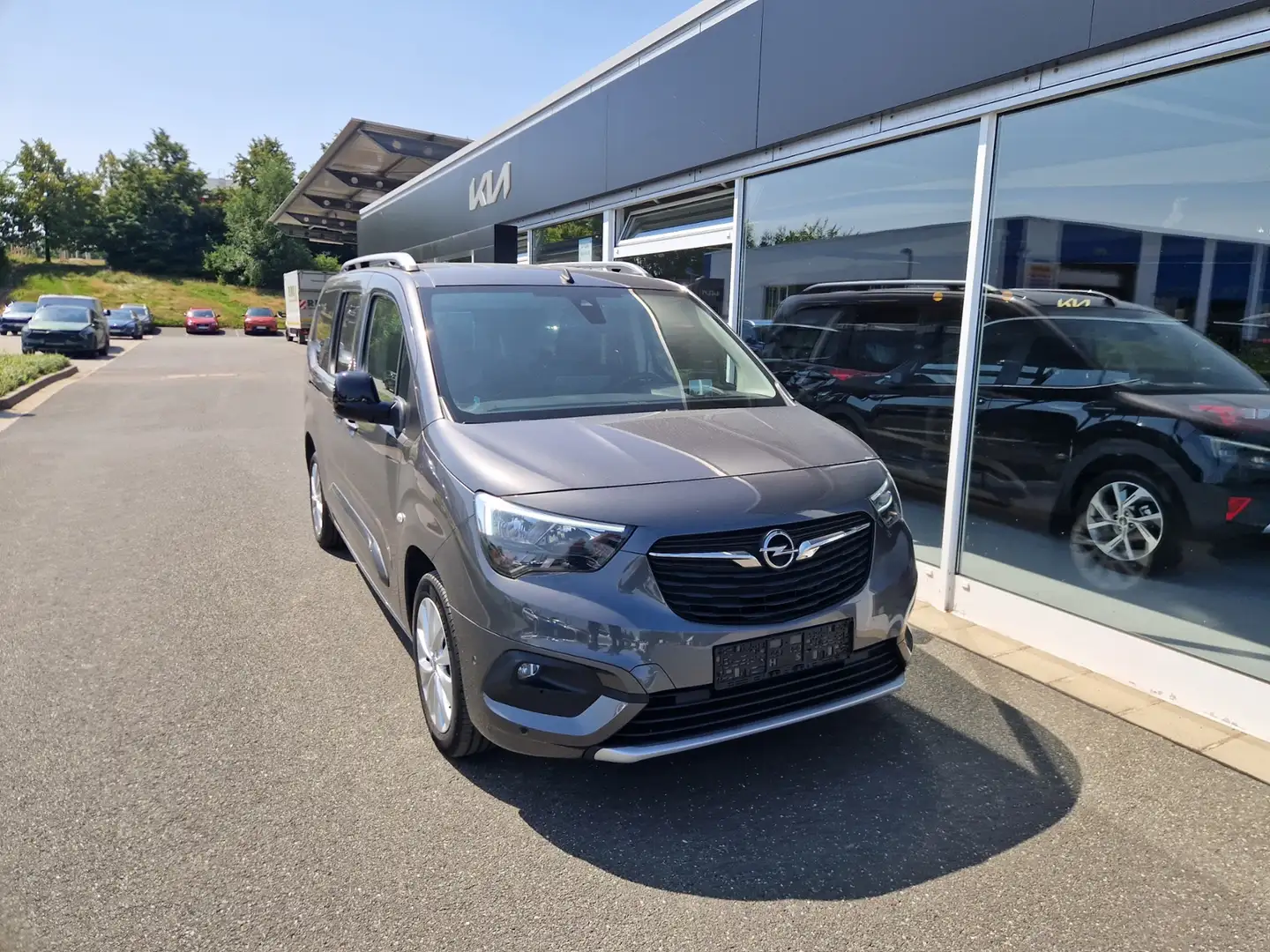 Opel Combo Life 1,5D XL Ultimate Klimaaut HeadUp AHK ACC SHZ Kame Grau - 2