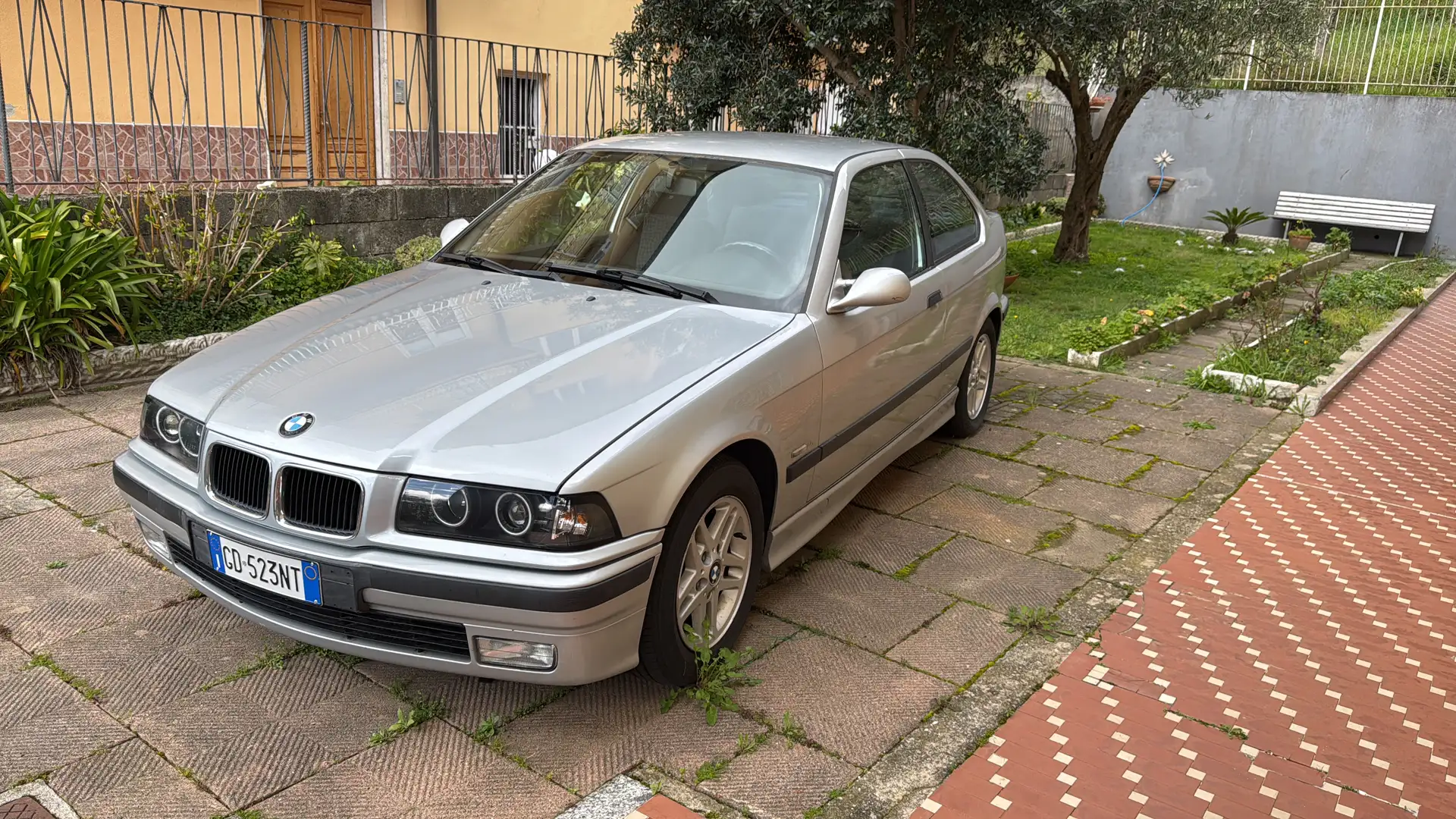BMW 318 Serie 3 E36 Compact 318tds Compact c/clima Argento - 1
