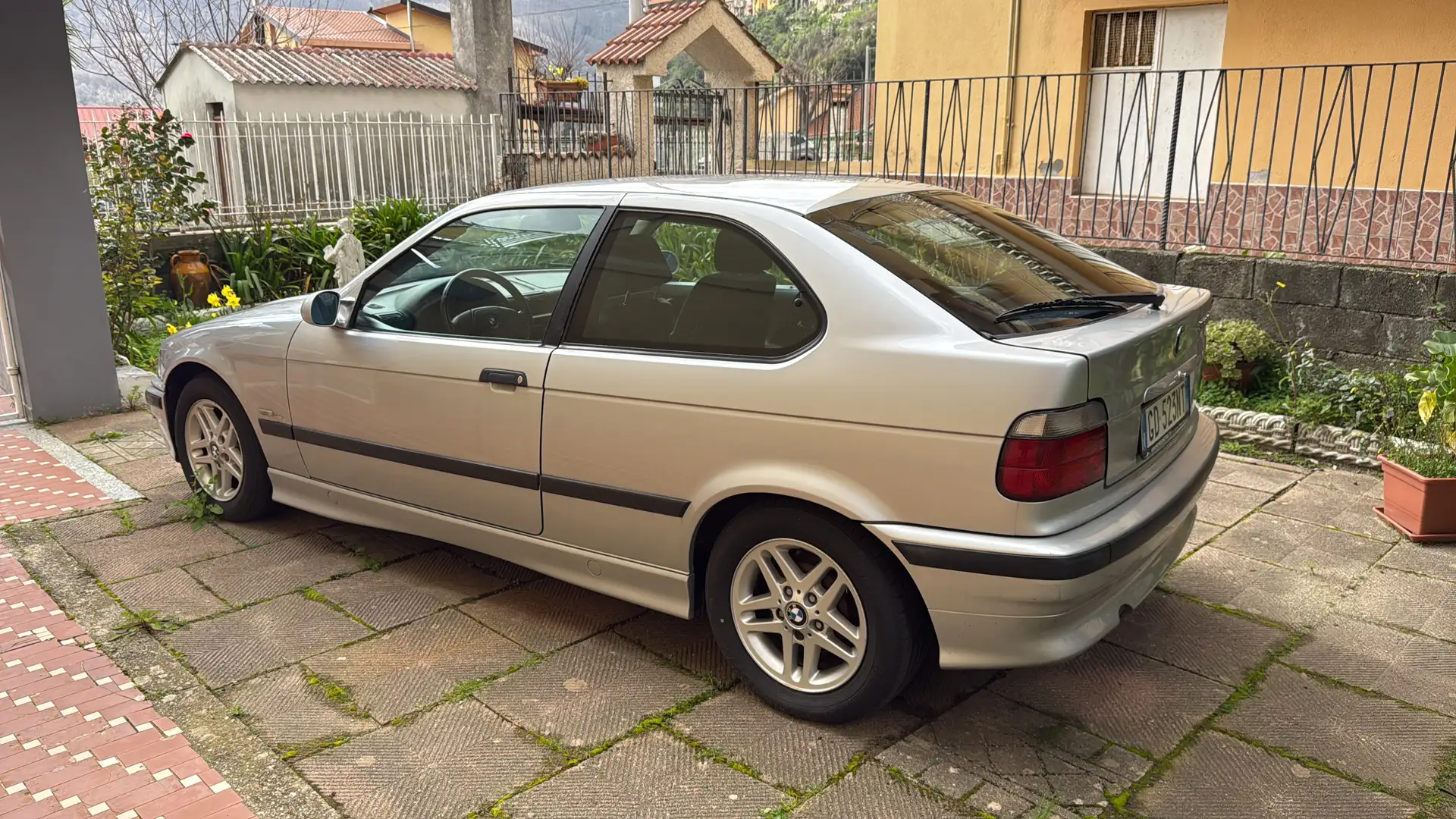 BMW 318 Serie 3 E36 Compact 318tds Compact c/clima Argento - 2