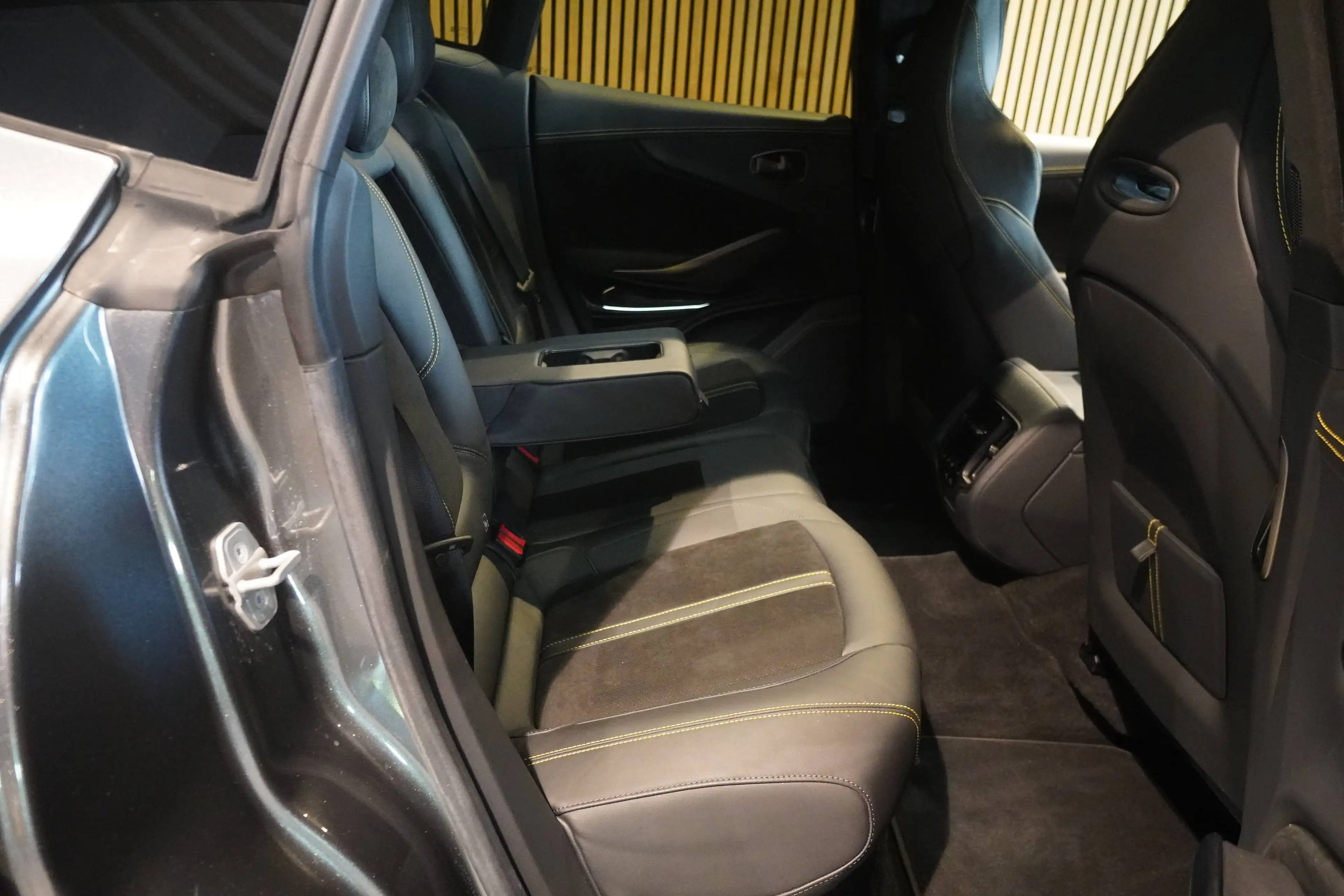 Aston Martin DBX DBX 4.0 V8*AHK*BRD Fzg*22"SPort*SportAbgas* — photo 15