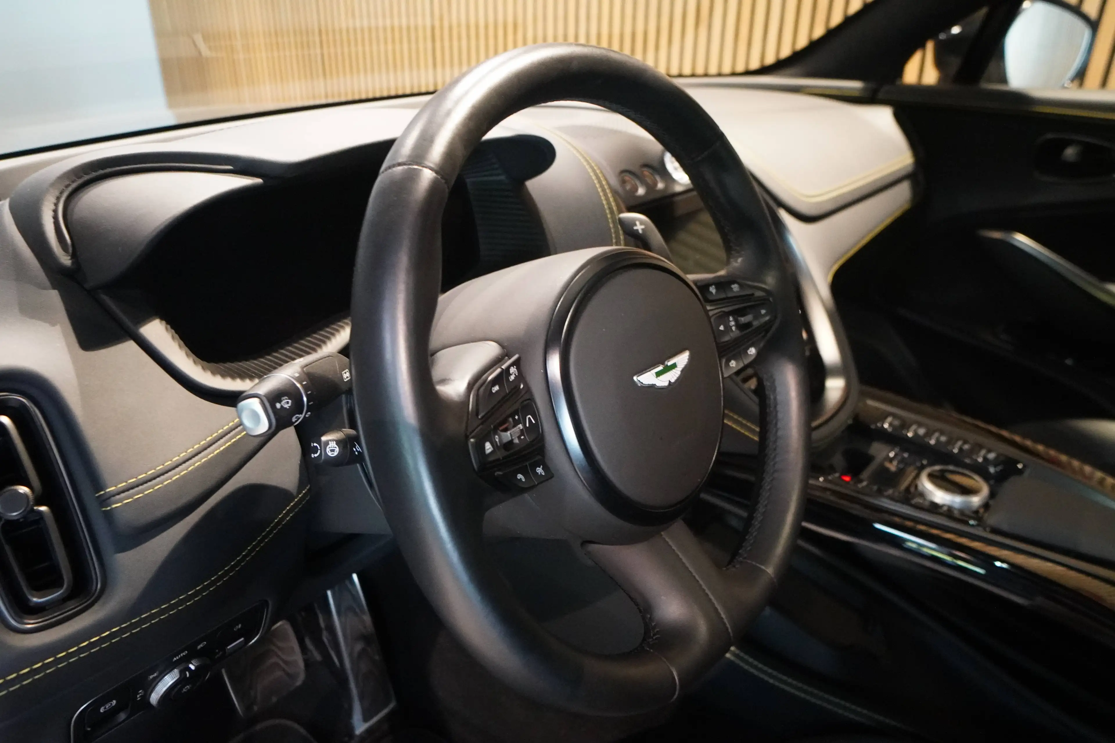 Aston Martin DBX DBX 4.0 V8*AHK*BRD Fzg*22"SPort*SportAbgas* — photo 8