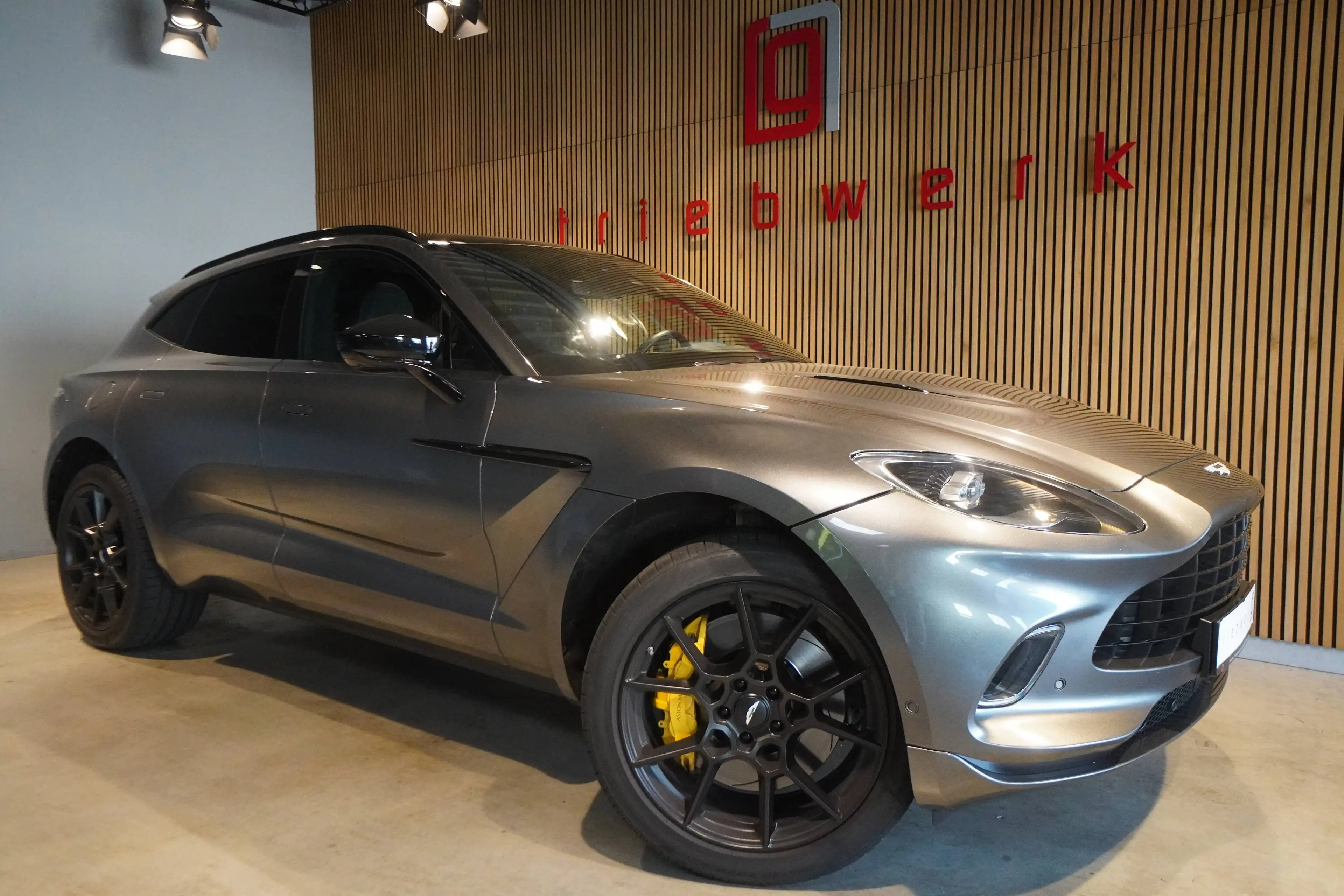 Aston Martin DBX DBX 4.0 V8*AHK*BRD Fzg*22"SPort*SportAbgas* — photo 2