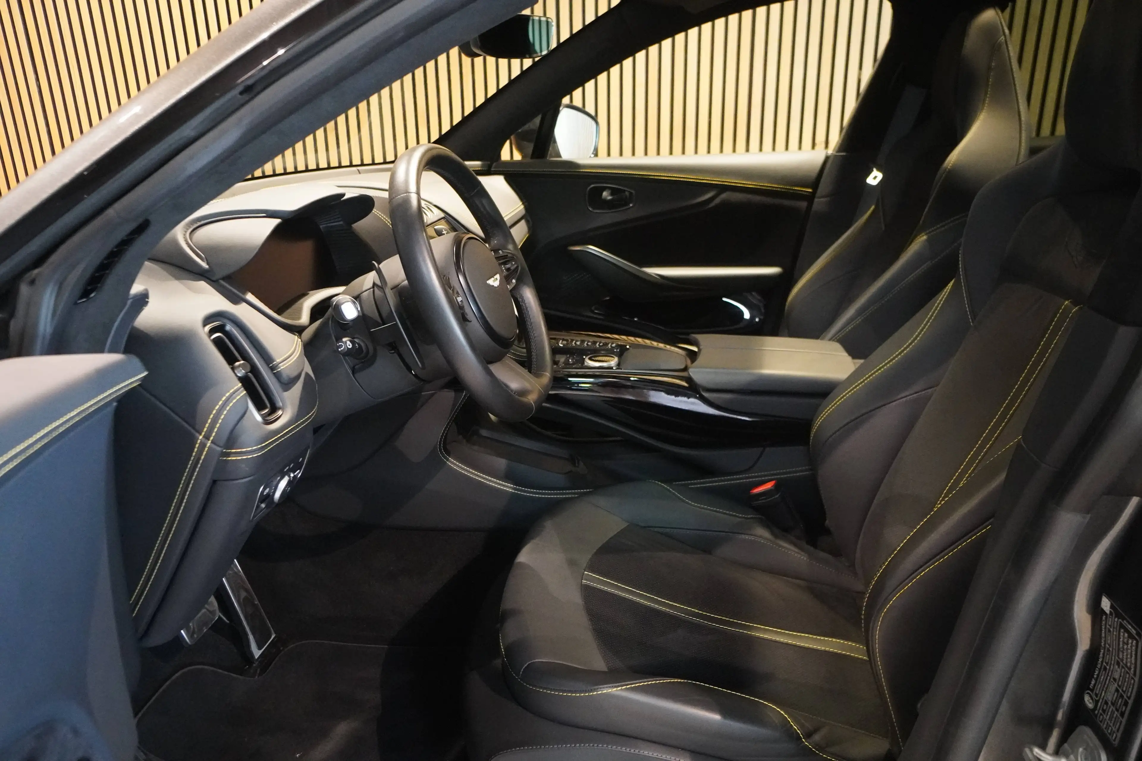 Aston Martin DBX DBX 4.0 V8*AHK*BRD Fzg*22"SPort*SportAbgas* — photo 6