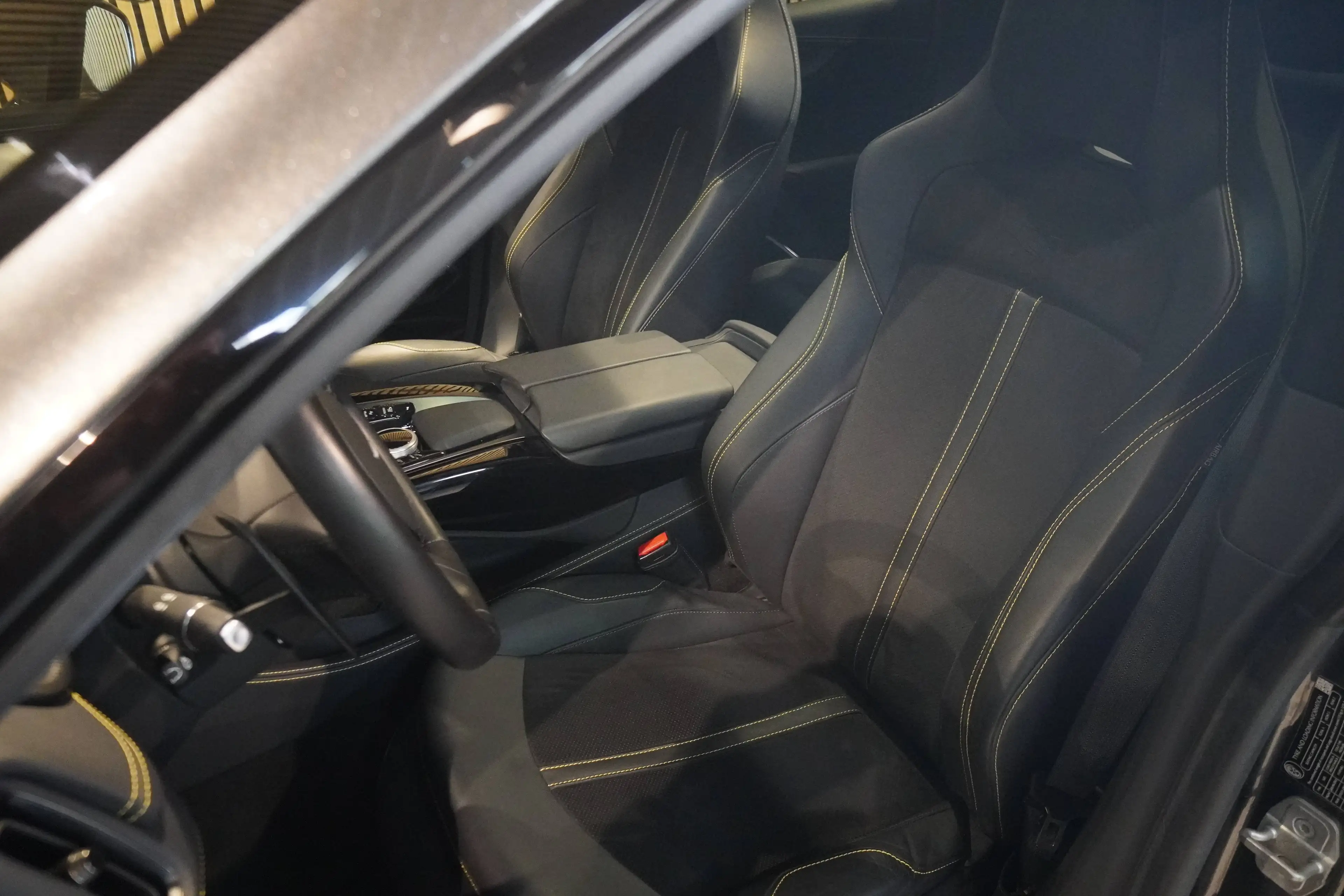 Aston Martin DBX DBX 4.0 V8*AHK*BRD Fzg*22"SPort*SportAbgas* — photo 7
