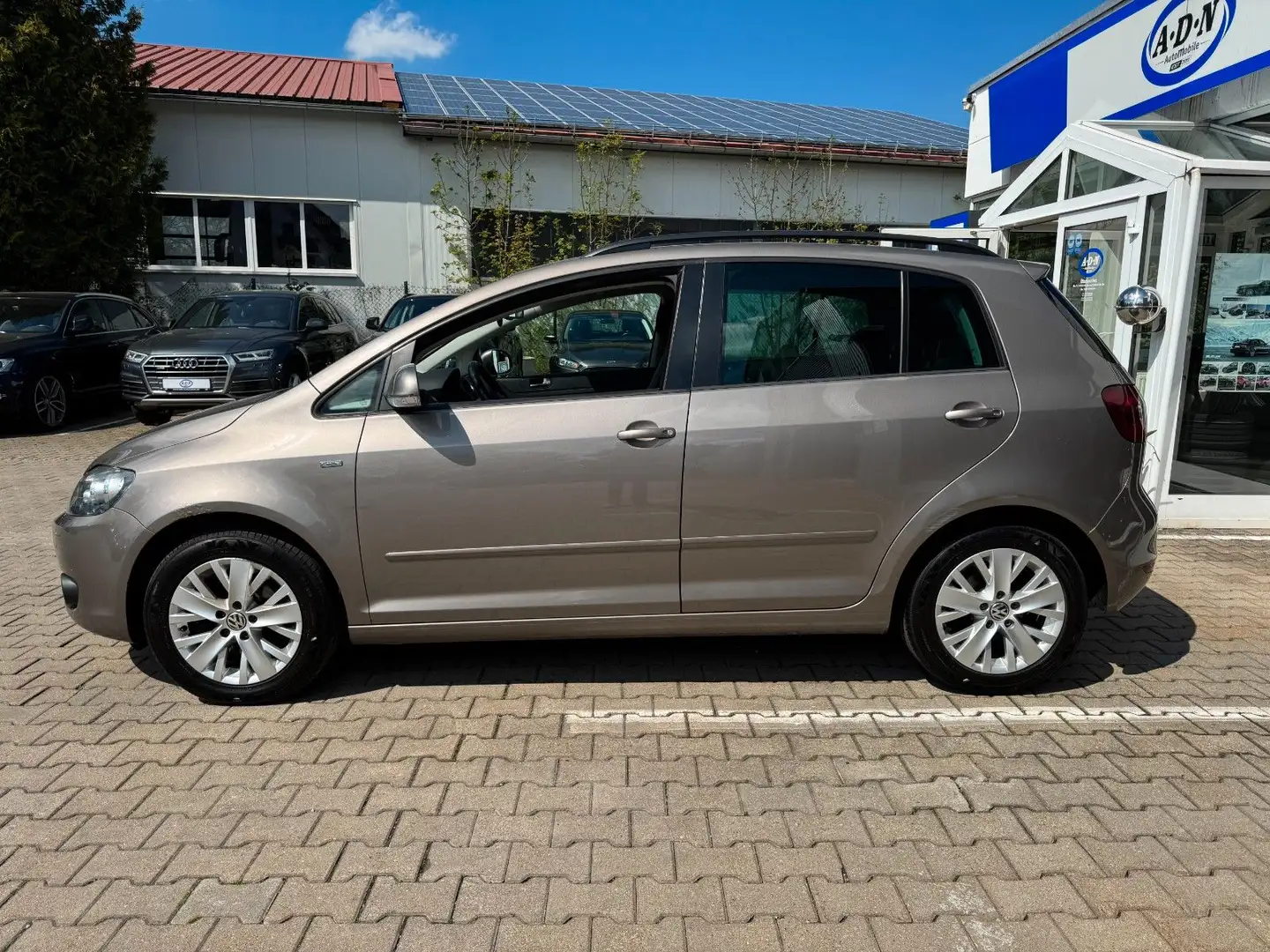 Volkswagen Golf Plus VI Life 2.0 TDI *8fach* Braun - 2