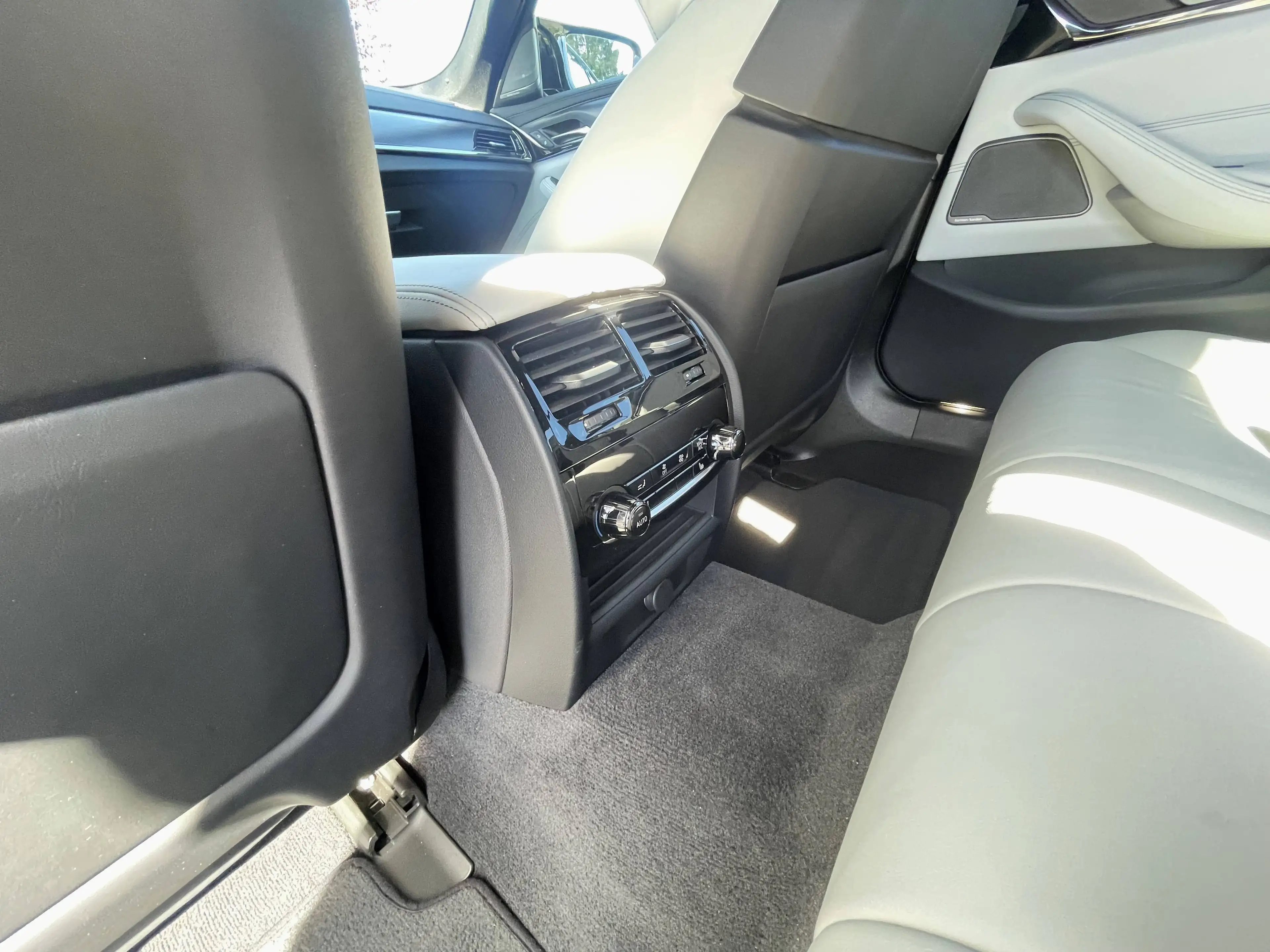 BMW M5 Limousine M Drivers Package AHK ACC Massage LED — photo 12