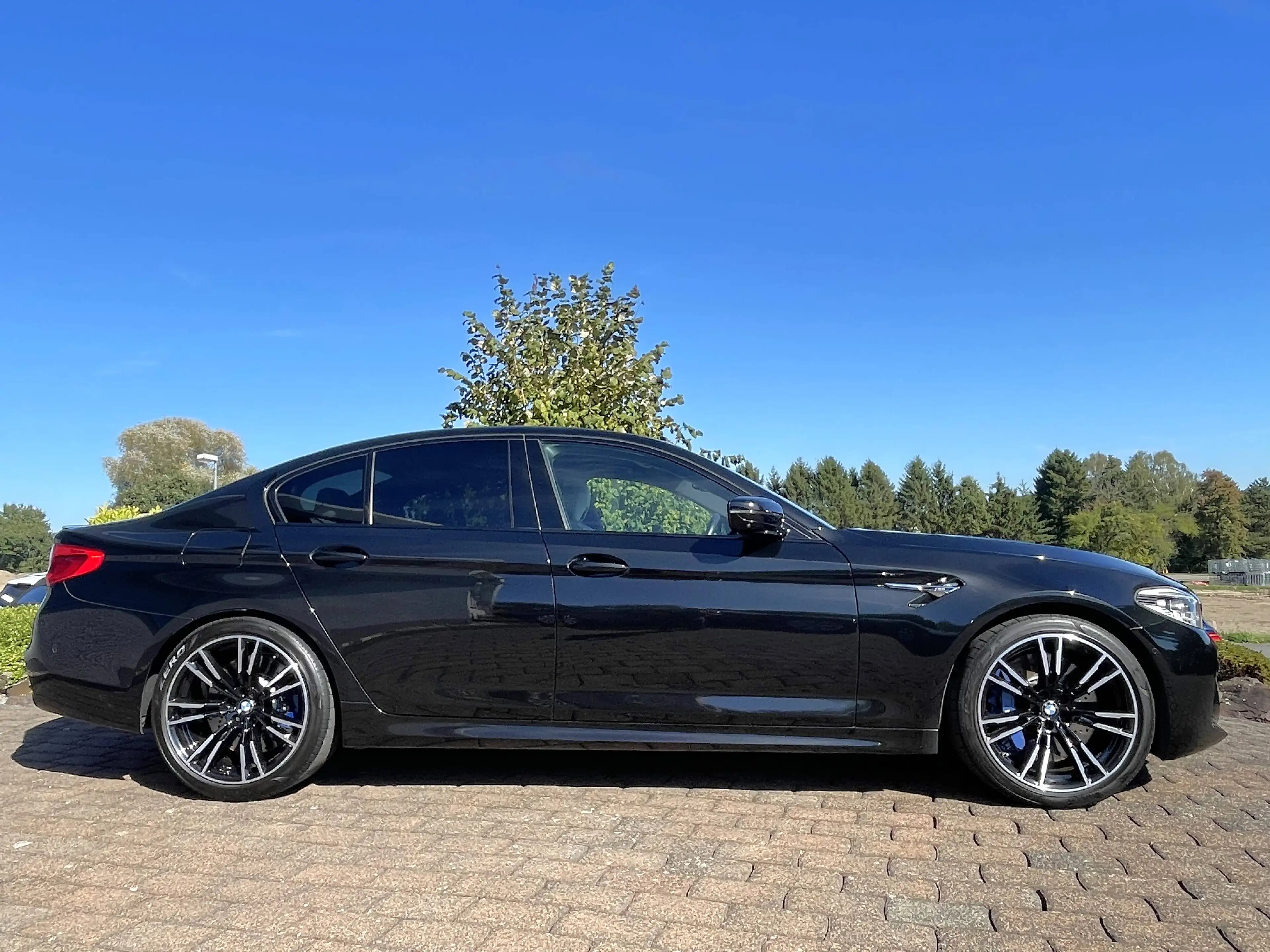 BMW M5 Limousine M Drivers Package AHK ACC Massage LED — photo 3