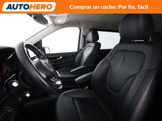 Mercedes-Benz V-Class view 11