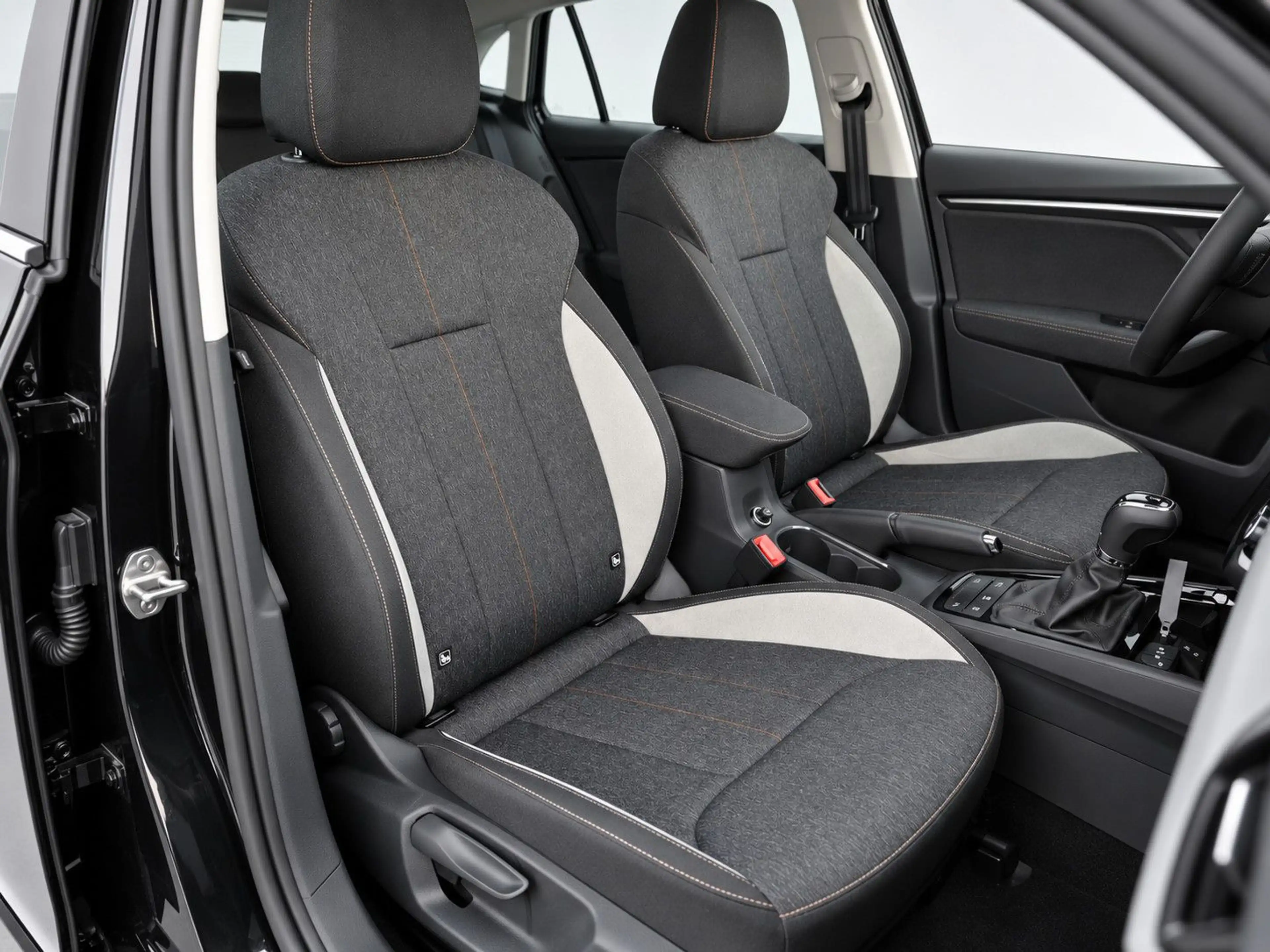 Skoda Scala 116PS DSG ACC 3xHeizung Navi-App 17 Zoll — photo 7