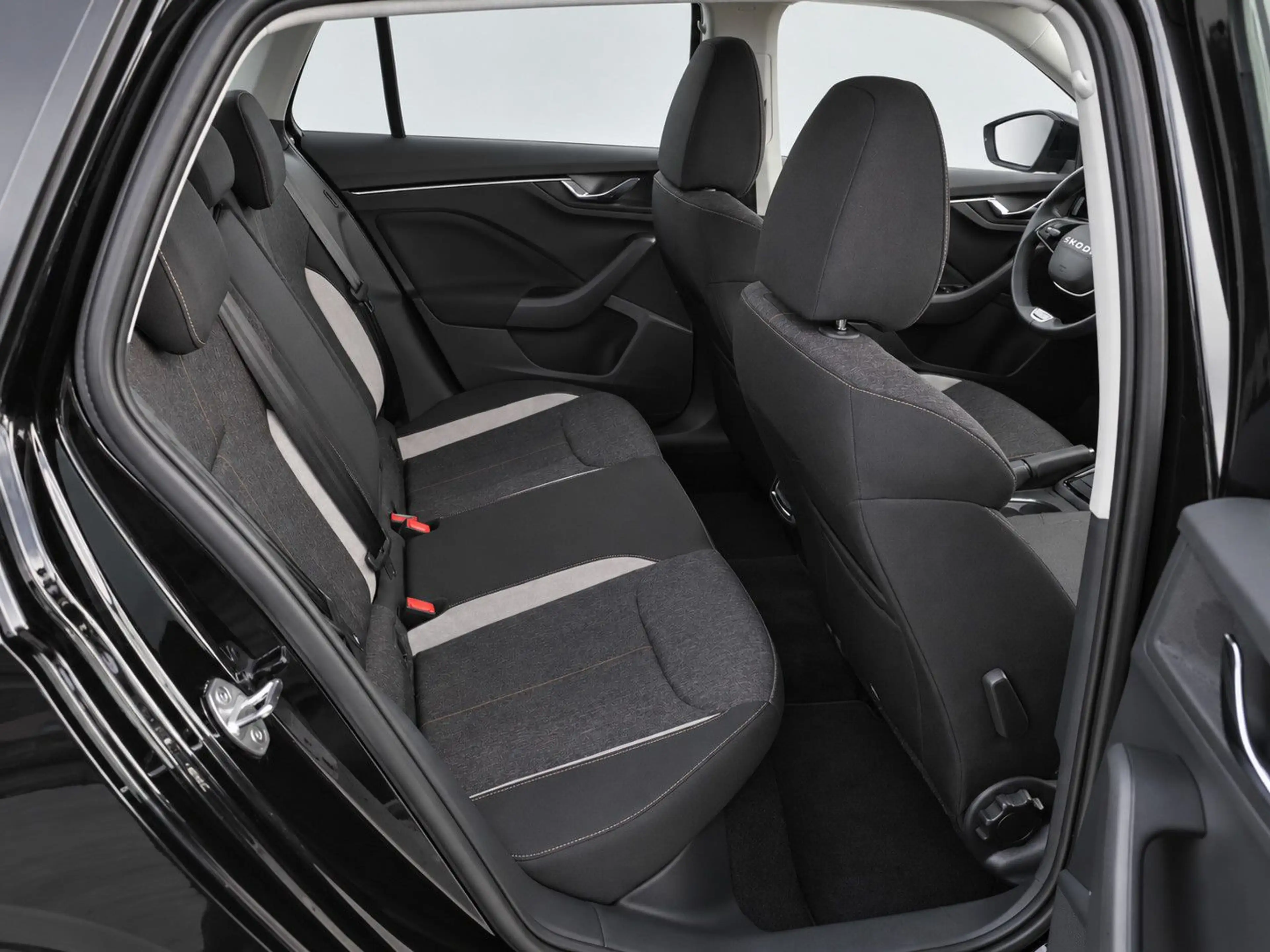 Skoda Scala 116PS DSG ACC 3xHeizung Navi-App 17 Zoll — photo 9