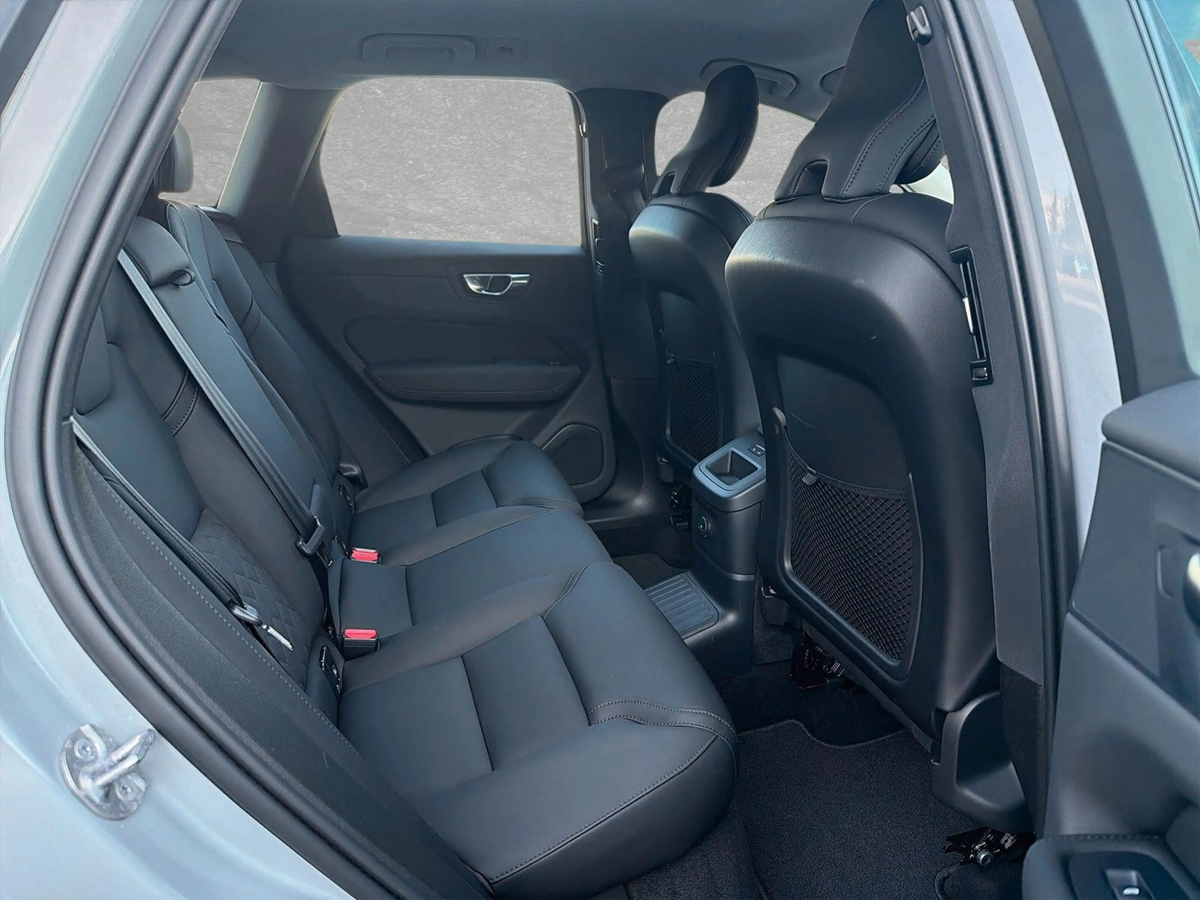 Volvo XC60 T8 AWD Plug-in-Hybrid Plus Dark ACC BLIS — photo 5