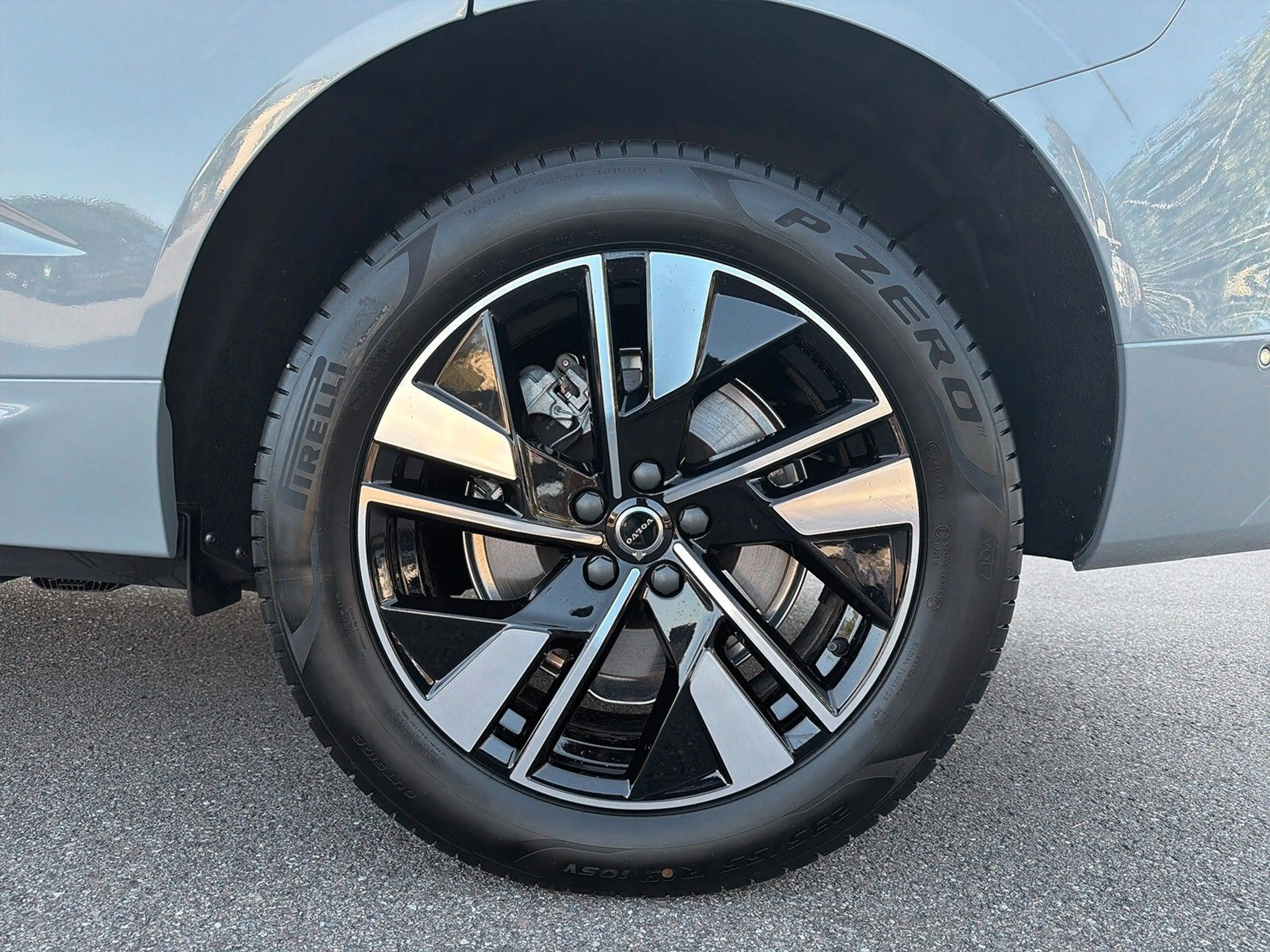 Volvo XC60 T8 AWD Plug-in-Hybrid Plus Dark ACC BLIS — photo 2