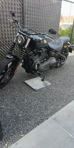 Harley-Davidson Street Bob - foto 2