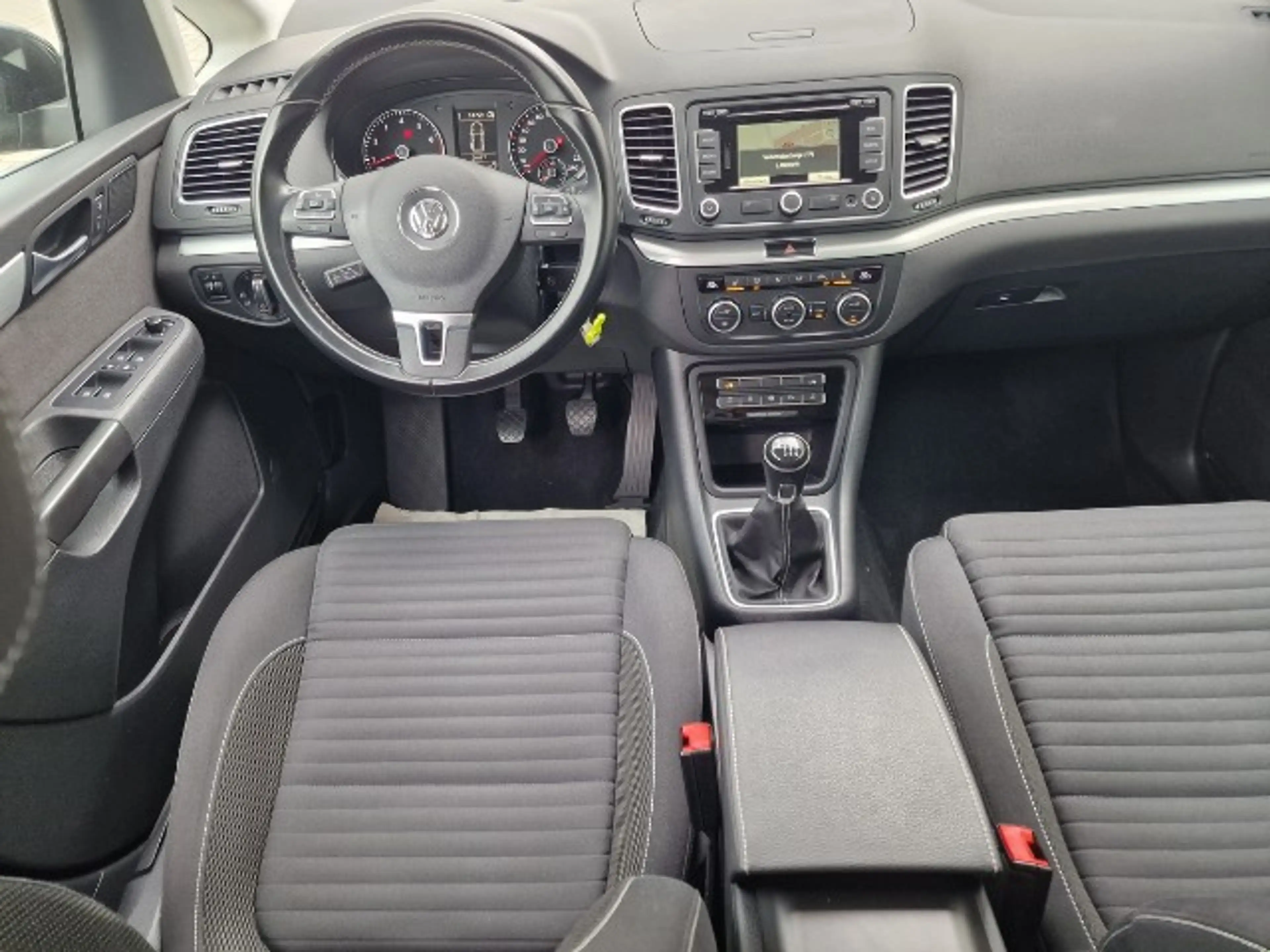Volkswagen Sharan Navi*Sitzheiz*R-Cam*Steuerkette neu !!! — photo 15
