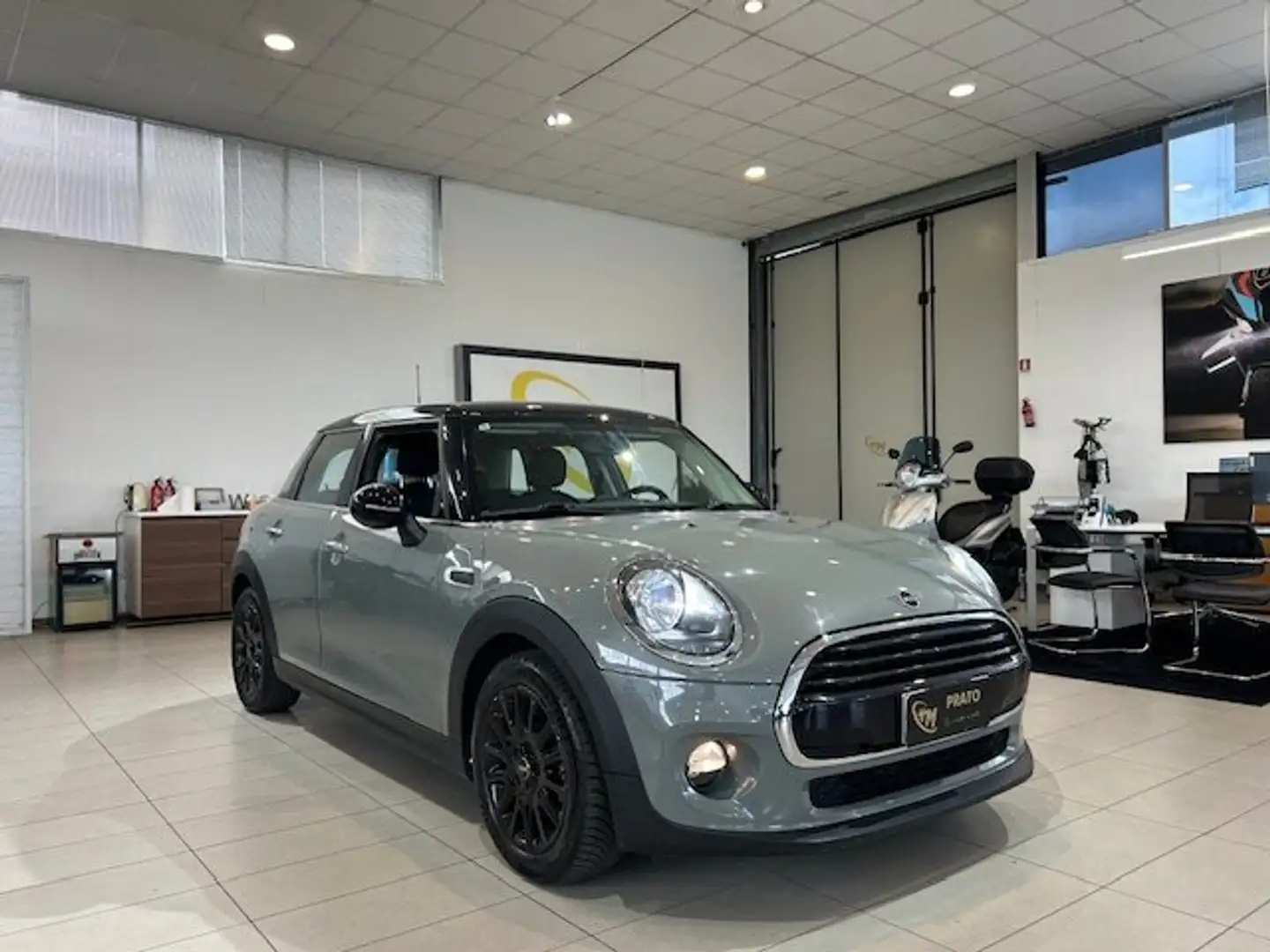MINI Cooper D 1.5 116cv 5p auto my18 *Neo Patentati* 59.000 km* Grijs - 2
