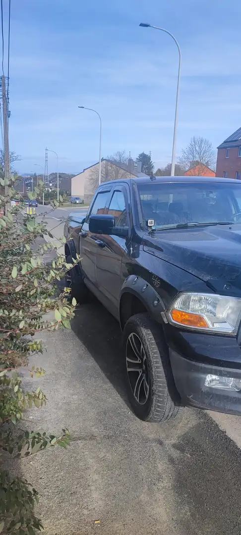 Dodge Laramie Černá - 1