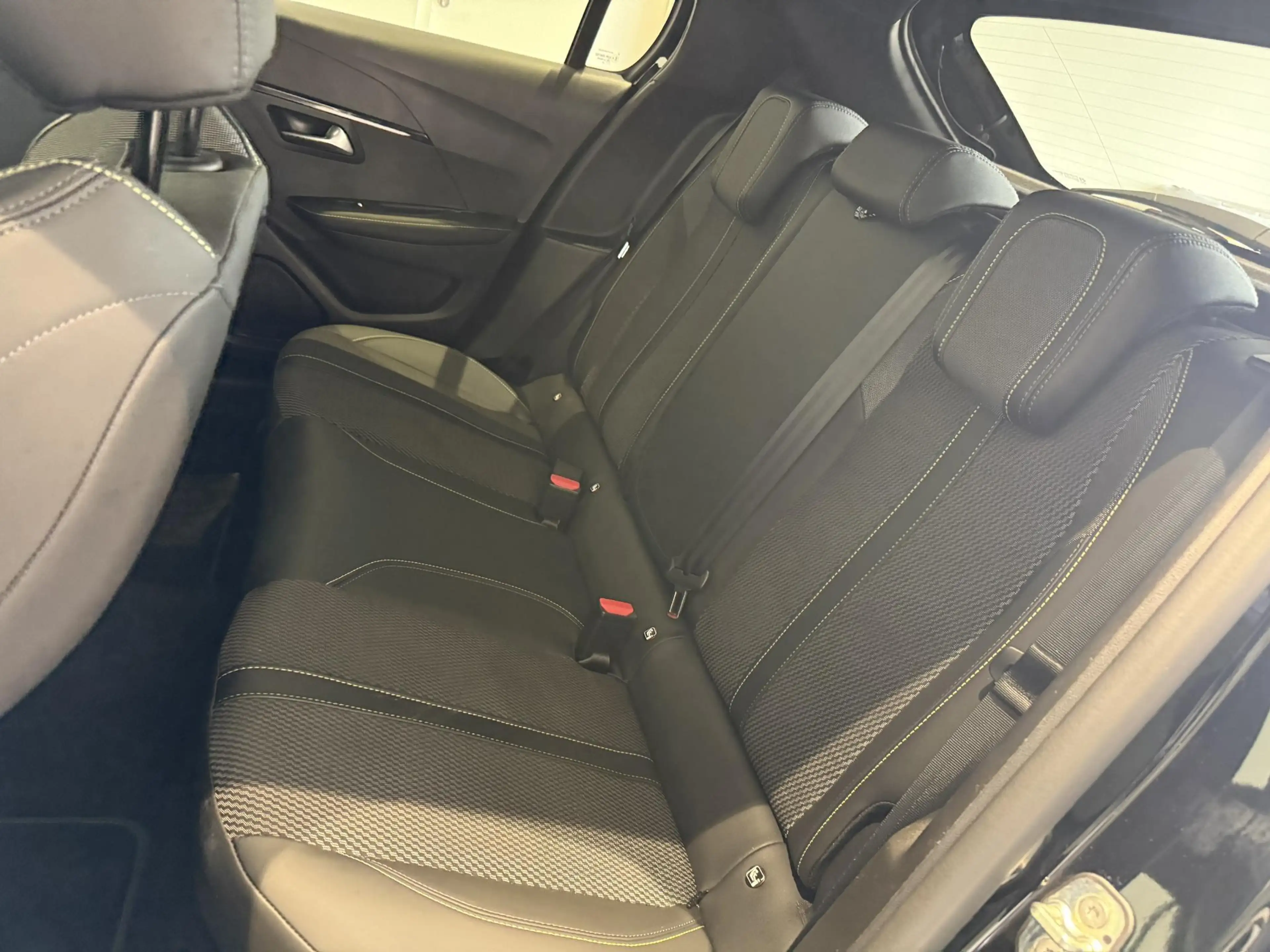 Peugeot 208 1.2 Hybrid 110 e-DCS6 GT l Camera l Navi l Parkeer — photo 11