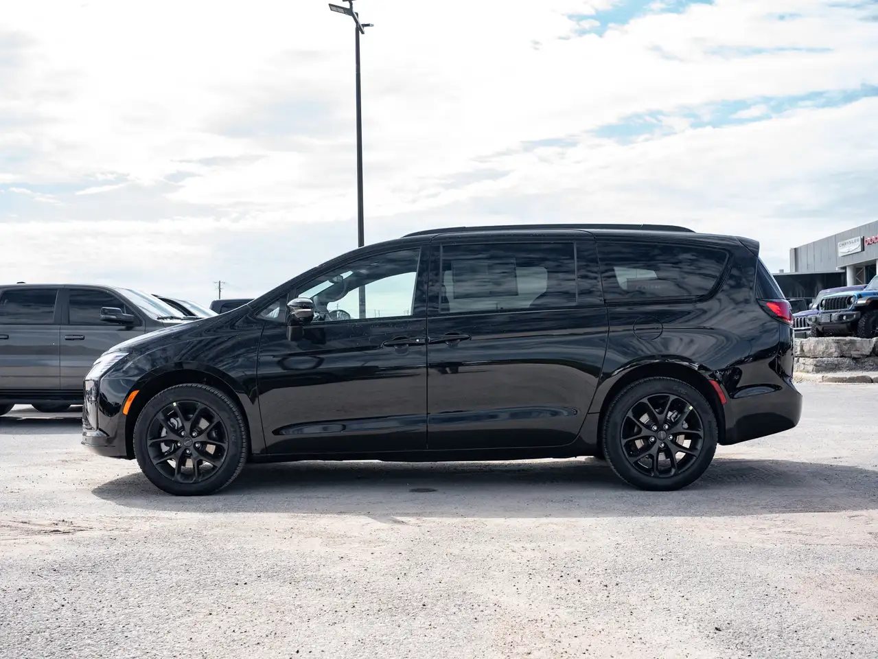 Chrysler Pacifica снимка Chrysler Pacifica