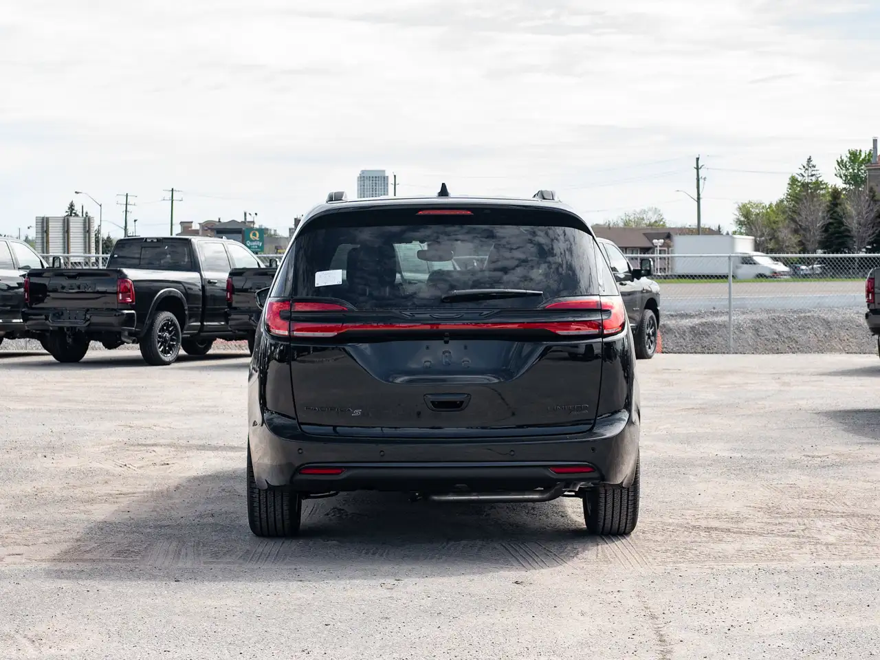 Chrysler Pacifica снимка Chrysler Pacifica